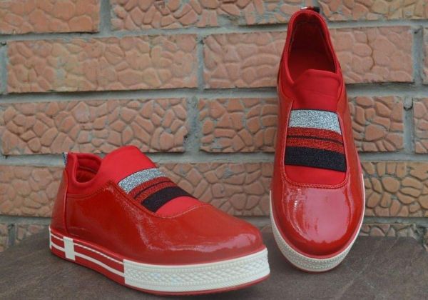 Adidasi din lac artificial 000166
